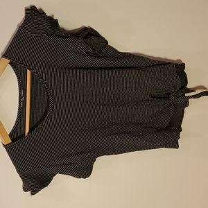 Ruffled short sleeved shirt